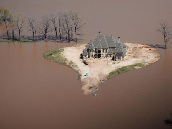 Home on Bagley Road near the Red River.